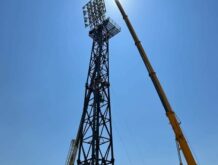 Припрема рефлектора на стадиону Полице у завршној фази