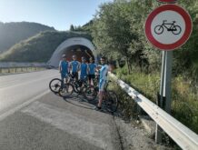 Са бициклистима Леотара ка Светој гори ФОТО