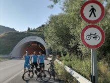 Са бициклистима Леотара ка Светој гори ФОТО