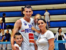 Фото прича са опроштаја Николе Ђурасовића
