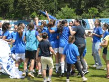 Pehar i medalje za šampionke FOTO