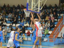 Leotar držao čas „studentima“ FOTO