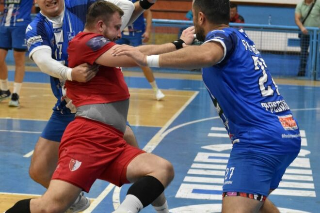 Leotar ponovo pokleknuo