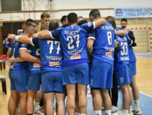 Leotar ponovo pokleknuo