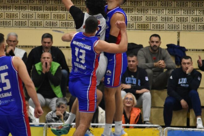 Спорне судијске одлуке у финишу – Леотар остао без побједе против Борца ФОТО