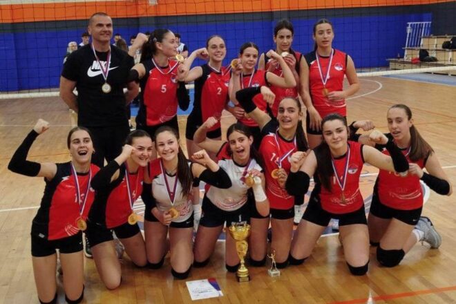 ОДБОЈКАШКА ЕКИПА НЕВЕСИЊСКЕ ОСНОВНЕ ШКОЛЕ ШАМПИОН МАЛИХ ОЛИМПИЈСКИХ ИГАРА РС